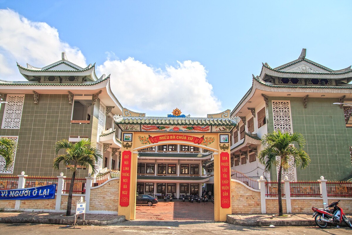 Miếu bà chúa Xứ Núi Sam-evento-1